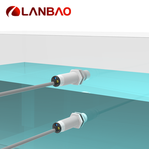 Sensor de Proximidad Capacitivo IP67 PNP NPN NO NC Sin Montaje en Superficie, Alcance de Detección de 12 mm, 10-30 VCC - Product Image 2