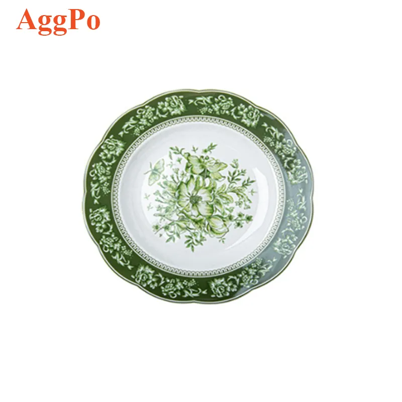 Темно-зеленая керамическая посуда в стиле ретро