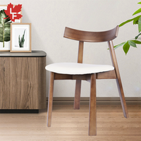 Chaises Louis en bois de style moderne simple, chaises de restaurant, chaises hautes de comptoir en cuir avec pieds en bois pour événements en bois