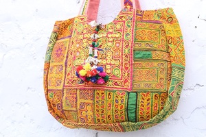 กระเป๋าสะพายไหล่สไตล์จัยปุรีแบบดั้งเดิม ลายปักมือแบบชาติพันธุ์ สายสะพายสองเส้น กันน้ำ ความจุเยอะ - Product Image 2