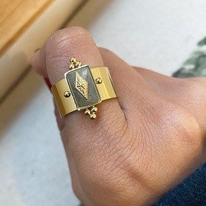 <span class=keywords><strong>Bague</strong></span> Chevalière Rétro en Or Rempli 18 carats avec Grande Pierre Naturelle et Cristaux Mixtes, Faite à la Main, Style Vintage, Large et Audacieuse, pour <span class=keywords><strong>Femme</strong></span>, Homme, Unisexe, Bijoux - Product Image 6
