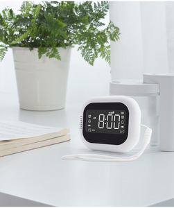 Reloj Despertador Digital Bluetooth Recargable y Portátil con Vibración, Pantalla de Semana, Ideal para Viajes, Reloj de Mesa Inteligente para Personas con Sueño Pesado - Product Image 5