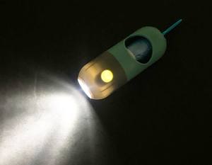 2 en 1 Pet Dog Waste Poop Bags Dispenser Holder con linterna Antorcha Fácil para caminar al perro por la noche - Product Image 1