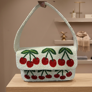 Bolso de Mano Tipo Clutch con Diseño de Cerezas y Cuentas Hechas a Mano, Cierre Magnético y Correa para el Hombro, Ecológico, Ideal para Fiestas - Product Image 2