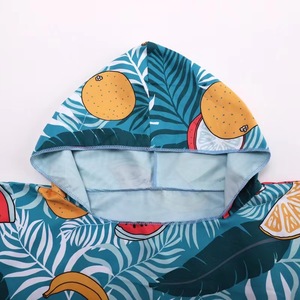 Vente en gros de serviette de bain à capuche en mousseline de coton biologique gaufrée pour bébé, serviette <span class=keywords><strong>poncho</strong></span> de plage pour <span class=keywords><strong>surf</strong></span> et piscine - Product Image 2
