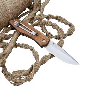 Couteau de poche pliant en acier Damas, professionnel, pour le camping en plein air, manche en bois, nouveau design 2026, couteaux de poche en vente - Product Image 4