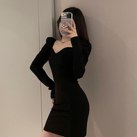 Robe noire à manches bouffantes et col carré pour femme, style Hepburn, courte et moulante, idéale pour le début de l'automne