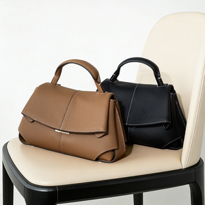 Borsa Elegante in Pelle con Manico Superiore, Borsa a Tracolla Strutturata, Elegante Borsa Minimalista da Donna per Uso Quotidiano - Product Image 3