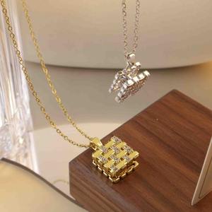 Bijoux étanches en titane plaqué <span class=keywords><strong>or</strong></span> 18 carats GT Fashion Mini Diamond Hollow Mesh <span class=keywords><strong>Rectangle</strong></span> Spinning Pendant Necklace and Ring - Product Image 4