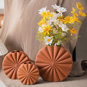 Ensemble <span class=keywords><strong>de</strong></span> vases en céramique terre cuite texturée en éventail - Vases décoratifs rustiques pour la maison et la salle à manger - Product Image 1