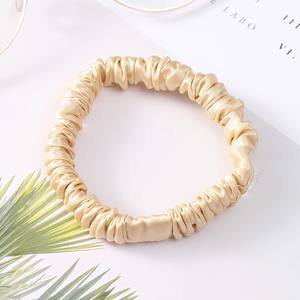 मिनिमलिस्ट स्टाइल सिल्कवर्म फाइन स्क्रंचीज़ रियल सिल्क होम स्क्रंचीज़ - Product Image 3