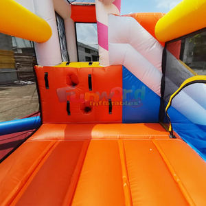 Castillo inflable comercial para niños con tobogán acuático y zona de saltos, ideal para heladerías. - Product Image 5