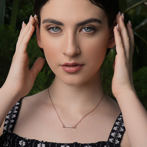 Collar de Oro con Símbolo de Diamante de Lujo para Mujer, Diseñado para Regalos de Compromiso y Aniversario, Belleza y Moda Nupcial - Product Image 4