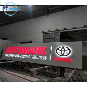 Insegna LED Illuminata 3D in Acrilico con Logo Concessionaria Auto e Finitura in Metallo Elettroplaccato per Uso Esterno in Negozi 4S - Product Image 3