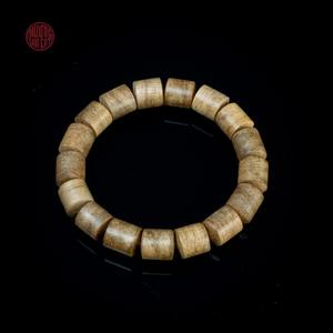 Bracelet Lu Thong en bois d'agar naturel de haute qualité, perles baril de 10 mm, grade 2, bijoux en oud - Product Image 1