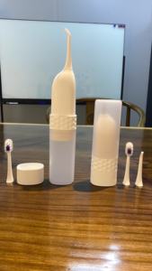 Hydropulseur et brosse à dents électrique 2-en-1 pour des dents propres et saines - Product Image 6