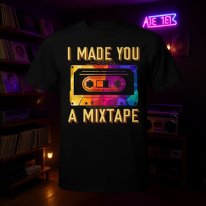 Camiseta Vintage de los 80s y 90s con Diseño de Casete 'I Made You a Mixtape' - Ropa Promocional Retro y Elegante - Product Image 3