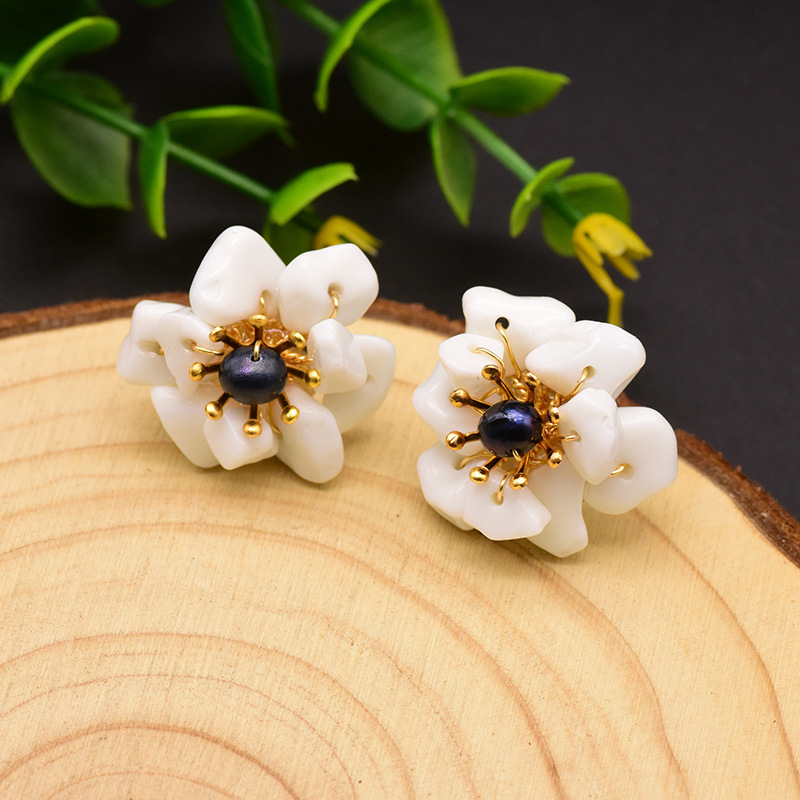 GE0780-1 White Stone