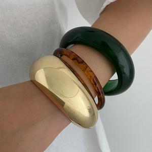 <span class=keywords><strong>2025</strong></span> Phụ Nữ Của Retro Handmade Nhựa <span class=keywords><strong>Cuff</strong></span> Cho Vòng Đeo Tay Phóng Đại Không Thường Xuyên Kim Loại Bangle Mới Đến Thiết Kế Đồ Trang Sức - Product Image 2