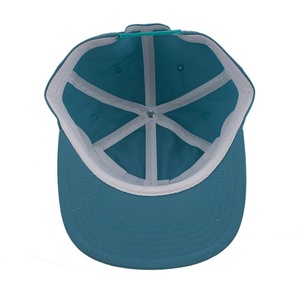 Fabrication de casquettes snapback d'été personnalisées brodées en nylon turquoise à 6 panneaux - Product Image 6
