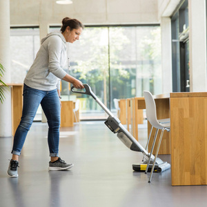 Nettoyeur-sécheur sans fil BR 30/1 C Bp Pack Karcher, solution de nettoyage intelligente, hygiène puissante pour les bureaux, les hôtels, les espaces médicaux - Product Image 2
