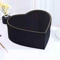 Grandes boîtes en forme de cœur avec bord doré et couvercle, boîte cadeau en carton satiné pour bouquet de fleurs