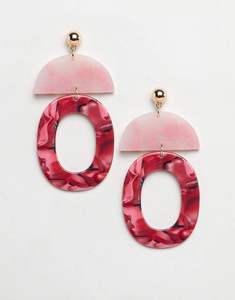 Pendientes de gota de resina de alta calidad Estilo clásico con ganchos hipoalergénicos de acabado brillante para la comodidad y el uso diario Precio - Product Image 3