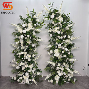 Personnalisé fait à la main en soie blanc Rose fleur toile de fond arc lisse doux caractéristique pour mariage Saint Valentin décor à la main artificielle - Product Image 1