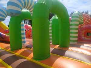 Nouveauté gonflable vert violet PVC matériel <span class=keywords><strong>château</strong></span> de rebond humide/sec Combo parcours d'obstacles pour la location de jardin utiliser l'eau - Product Image 5