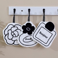 Serviettes à main Longren Camellia en velours corail épaissi, serviettes suspendues pour cuisine et salle de bain, serviettes mignonnes adaptées aux enfants