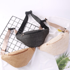 2024 bohemio playa directo de fábrica al por mayor bolsa de pecho de ganchillo tejido de paja cintura <span class=keywords><strong>riñonera</strong></span> con correa ajustable - Product Image 1