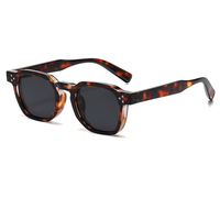 2025 lunettes de soleil de luxe à la mode pour femmes nouveau Design cadre carré noir Logo personnalisé unisexe chaud en gros lunettes de soleil