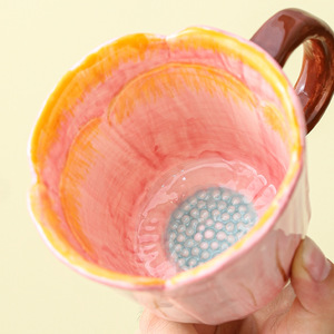 Mug à café en céramique peint à la main motif tulipe, idéal pour le thé de l'après-midi, cadeau de vacances, souvenir d'anniversaire pour la meilleure amie - Product Image 4