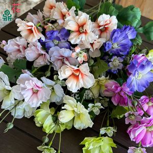 Fleurs artificielles en soie Hua Ding Butterfly Ranunculus, branche unique faite à la main, décoration de mariage et de maison - Product Image 3