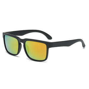 Lunettes de soleil sportives légères à monture intégrale en plastique avec logo personnalisé, polarisées UV400, unisexe, couleur blanche, vente en gros 2024 - Product Image 6