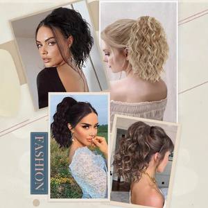 Perruques queue de cheval tendance 14 pouces 35cm 107g en fibre haute température, ondulées et volumineuses avec mèches colorées pour femmes - Product Image 1