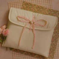 Logo personnalisé Fille Esthétique Rembourré Doux Ordinateur Portable Tablette Protection Puffy Sleeve Pochette Sac avec Nœud Ruban Rosette Fermeture