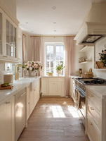 Cuisine modulaire minimaliste moderne en bois blanc nacré avec îlot en marbre et rangements personnalisables