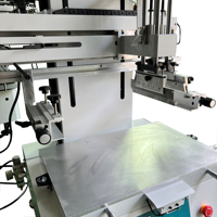 Nouvelle machine d'impression sérigraphique semi-automatique de bureau pour l'impression multi-couleurs à haute vitesse sur les empeignes et les semelles de chaussures