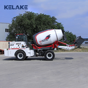 Dernier modèle de camion malaxeur à béton mobile 4x4 auto-alimenté de 1,5 m³ – Prix Chine - Product Image 1