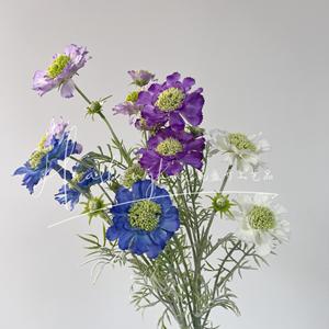 Bouquet de fleurs artificielles Chrysanthème Blanc Violet clair Bleu Violet foncé Haute simulation Décoration de mariage et de maison - Product Image 1