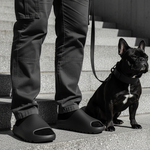Kit de style de vie tout-en-un noir personnalisé à faible MOQ pour propriétaires et animaux de compagnie : Claquettes EVA pour hommes avec ensemble d'accessoires assortis pour animaux de compagnie - Product Image 6