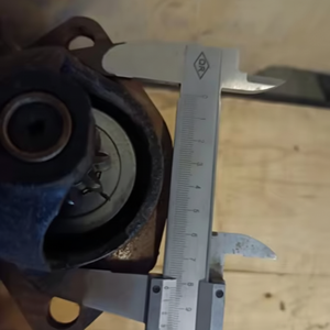 มอเตอร์สตาร์ท QDJ1315C 8.0KW 12V/24V 9T 34 มม. ระยะห่างยึดเพลา 82 มม. เหล็กหล่อ/อะลูมิเนียมอัลลอยด์ ยี่ห้อ OEM/อะไหล่ทดแทน/NXA - Product Image 1