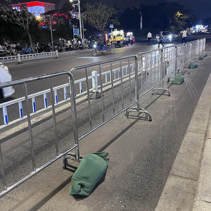 Barrière de contrôle des foules <span class=keywords><strong>amovible</strong></span> de 2200 mm à 2500 mm de largeur pour la sécurité routière et la gestion publique - Product Image 4