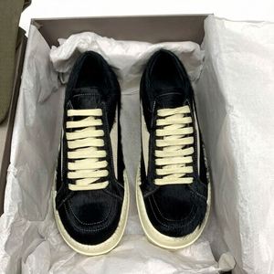 Zapatillas bajas de cuero de lujo Owens para hombre y mujer, con cordones, suela gruesa, informales, planas, en stock, color negro - Product Image 5