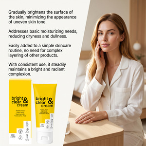 Crema idratante radiosa dalla texture ricca e vellutata, nutre la pelle del viso lasciandola idratata per IT ore, per un effetto luminoso e radioso. - Product Image 4