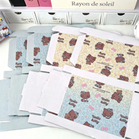 Boîte d'expédition rétro marron à imprimé léopard, boîte en carton ondulé jaune crème bleu clair pour l'expédition de cartes photo, de marchandises et de cadeaux