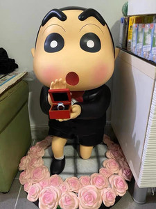 Estatua de Fibra de Vidrio de Tamaño Real de Crayon Shin-chan, Escultura de Personaje de Dibujos Animados Personalizada para Decoración de Tiendas y Hogares - Product Image 2