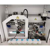 Machine à chantourner les bords et chantourneuse avec pré-fraisage pour la production professionnelle de meubles