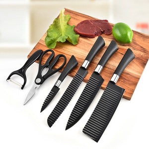 Ensemble de couteaux de cuisine en acier inoxydable 6 pièces avec revêtement noir antiadhésif, ciseaux de cuisine avec boîte cadeau - Product Image 1
